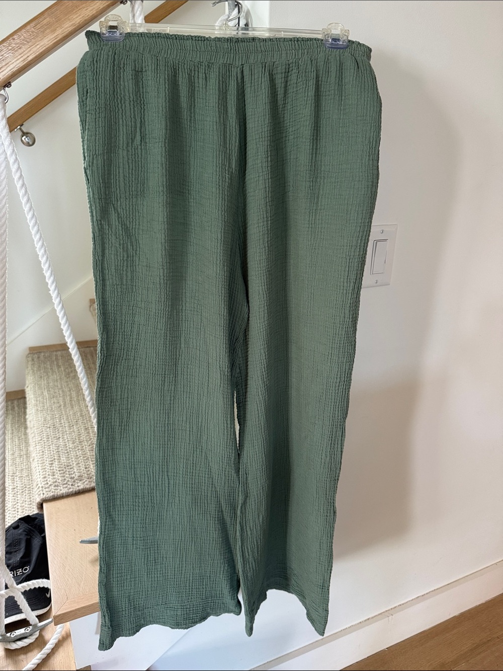 Shade & Shore Olive Wide-Leg Crinkle Pull-On Pants